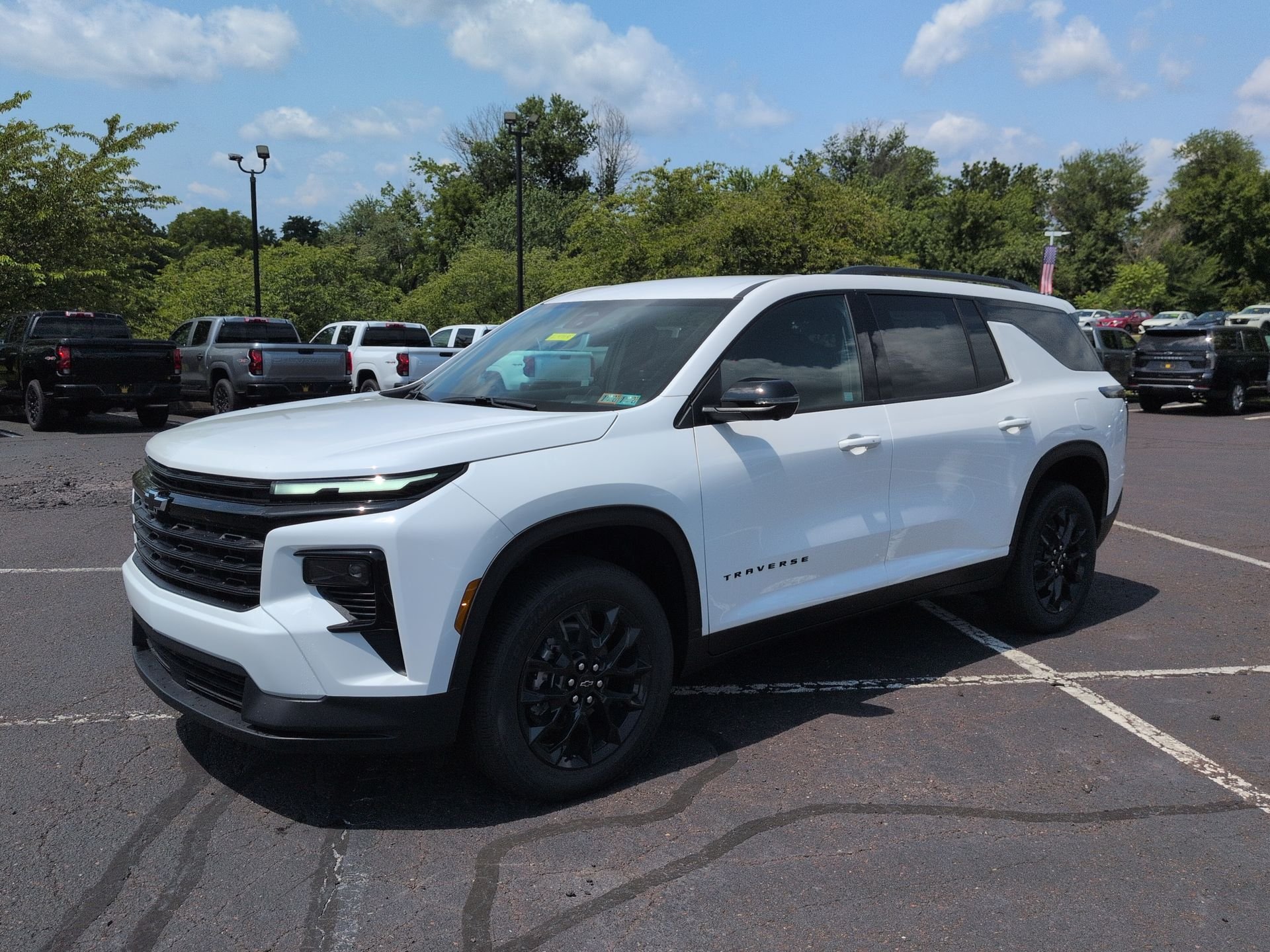 New 2026 Summit White Chevrolet LT image 40