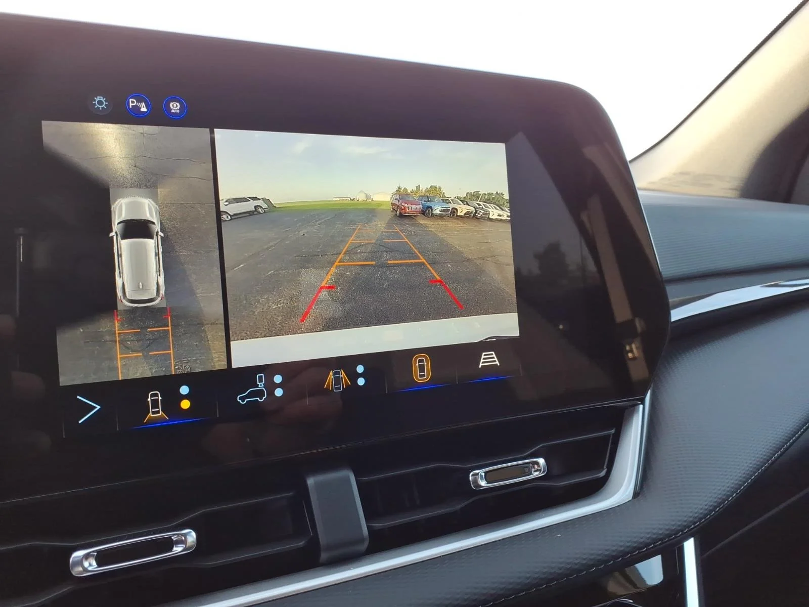 2027 Chevrolet Equinox LT - Photo 11