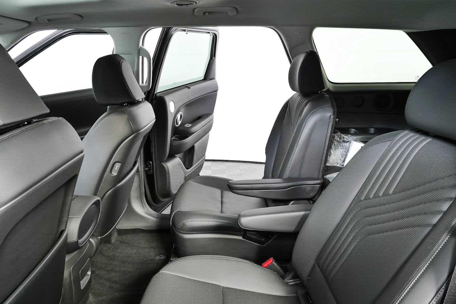 New 2026 Abyss Black Pearl Hyundai SEL Premium FWD image 31