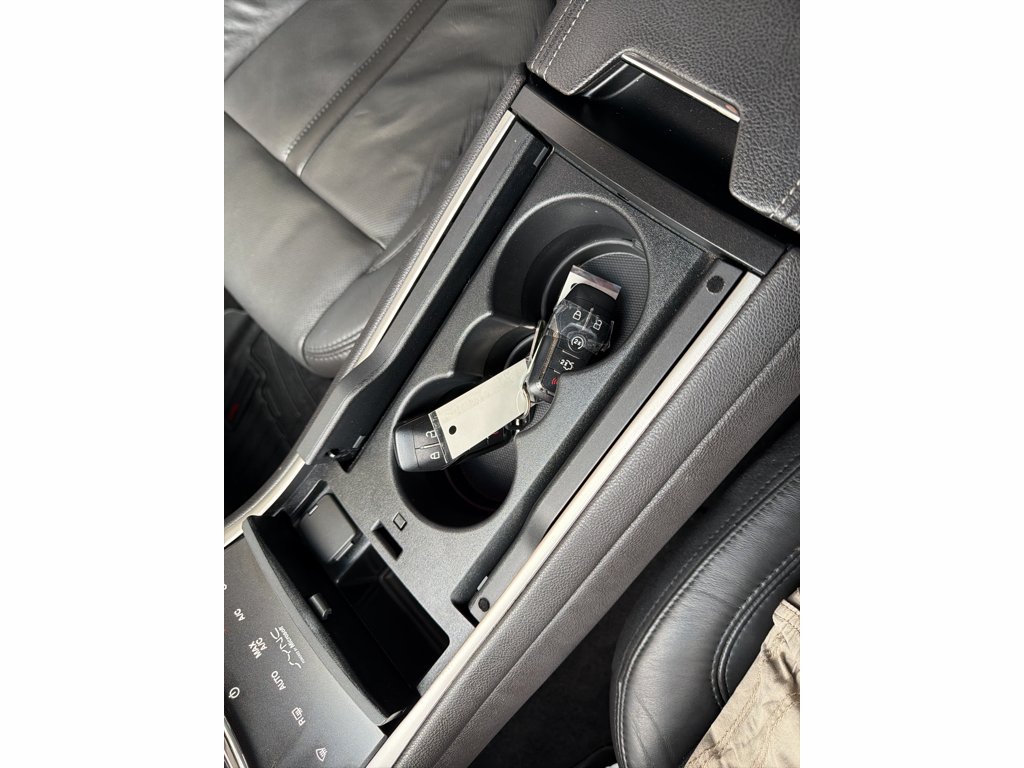 Used 2013 Silver Lincoln Base image 19