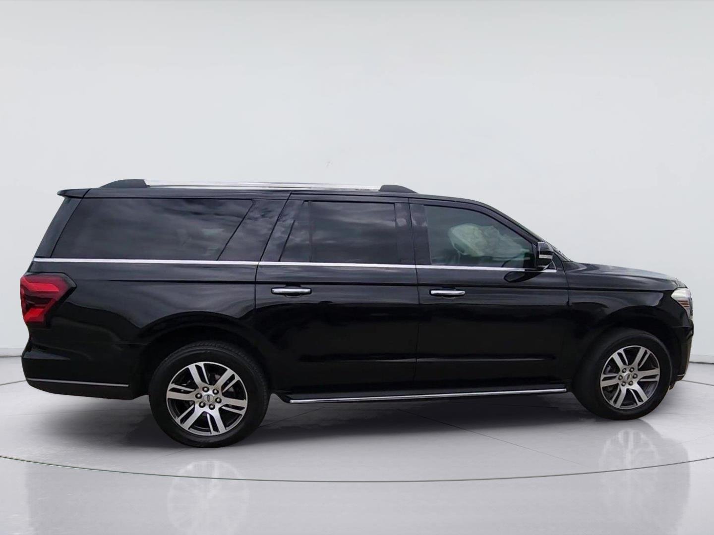 2023 Ford Expedition photo 9 of 36