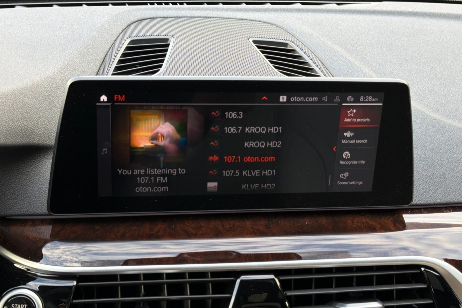 Used 2020 Black Sapphire Metallic BMW 540i image 16