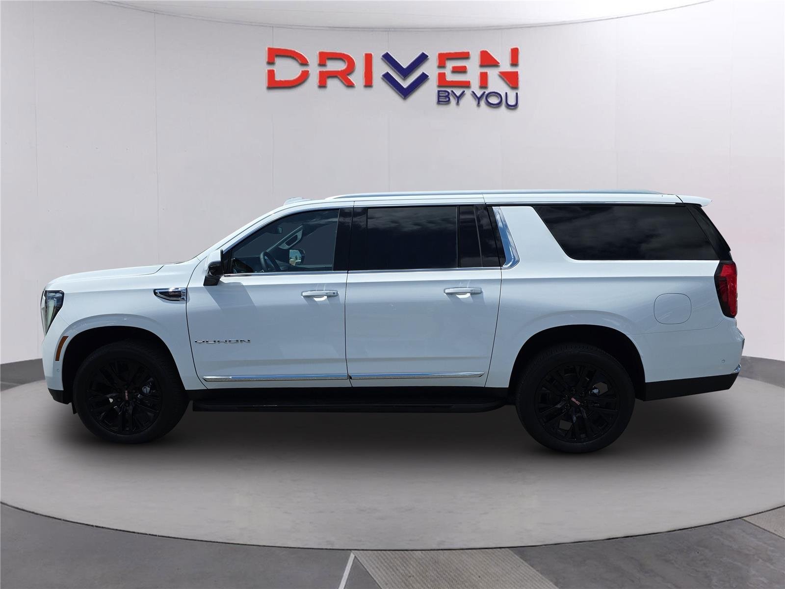 New 2026 Summit White GMC Elevation image 7
