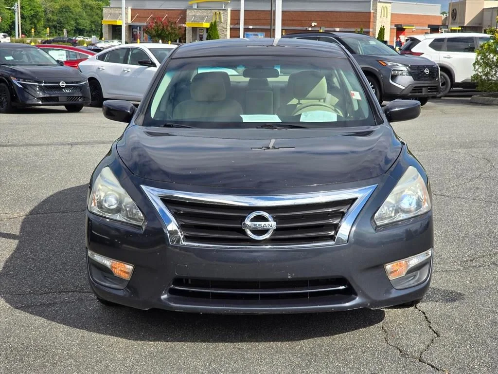 Used 2015 Blue Nissan 2.5 S image 22