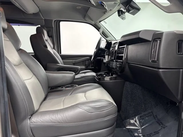 Used 2021 SPECIAL EXTERIOR COLOR Chevrolet LS image 21