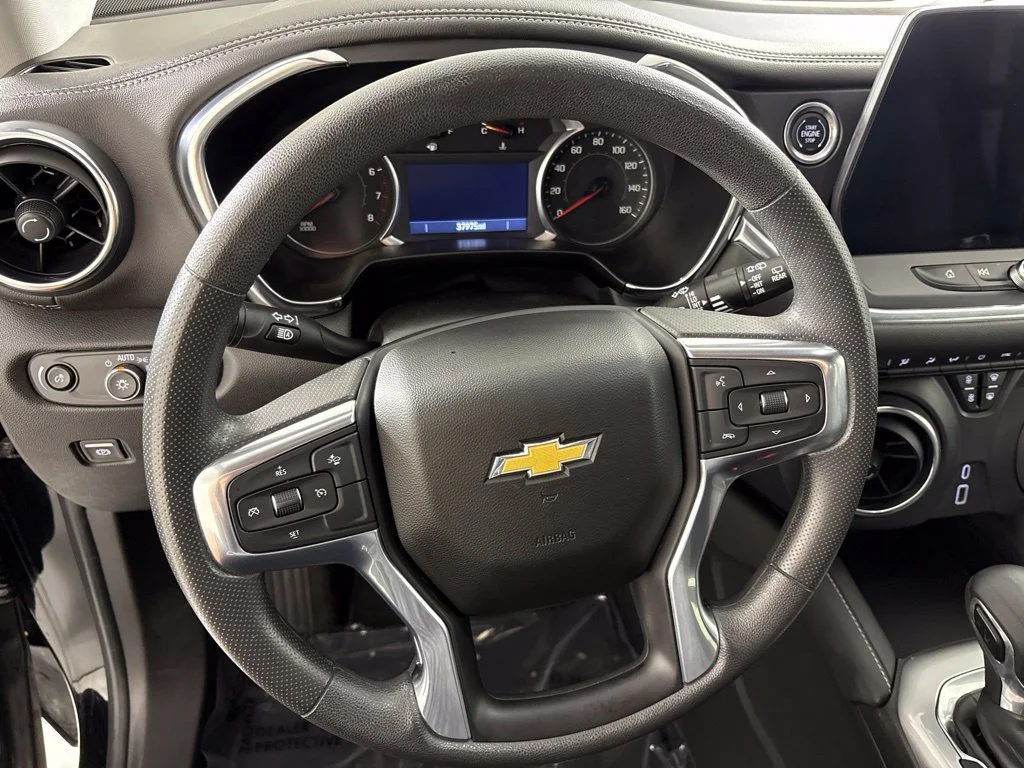 Used 2025 Black Chevrolet LT image 26