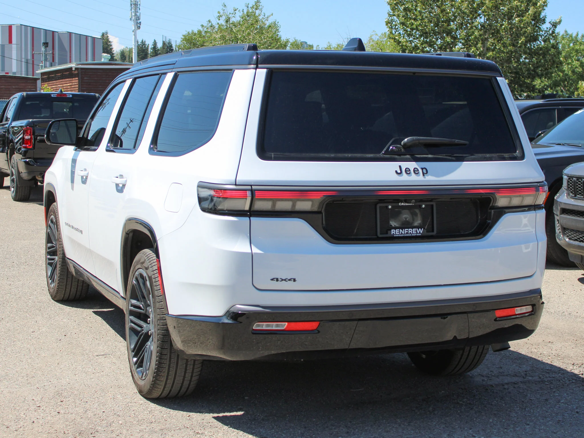 Used 2026 White Jeep Summit Obsidian* image 2