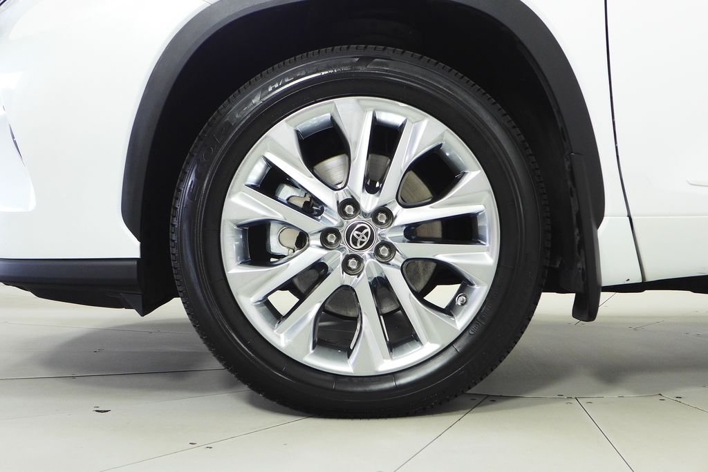 Used 2023 Pearl Toyota Limited image 5