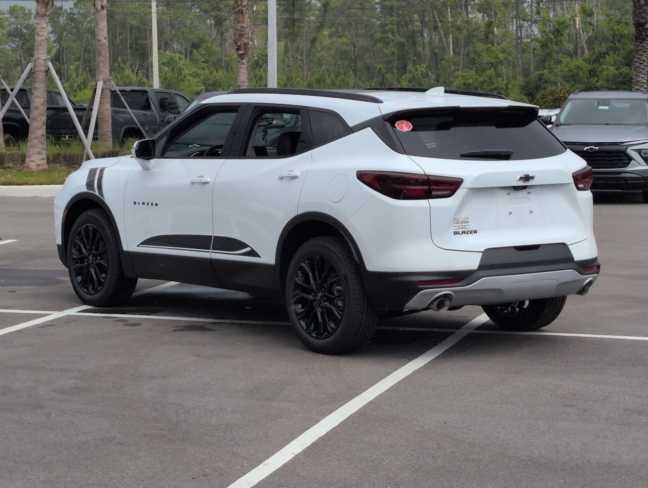 New 2026 Summit White Chevrolet 3LT image 6