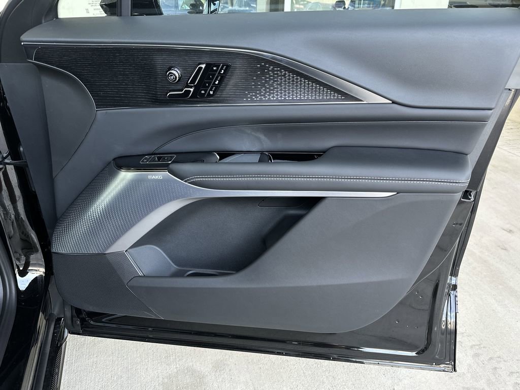 2026 Cadillac LYRIQ V Premium - Photo 38