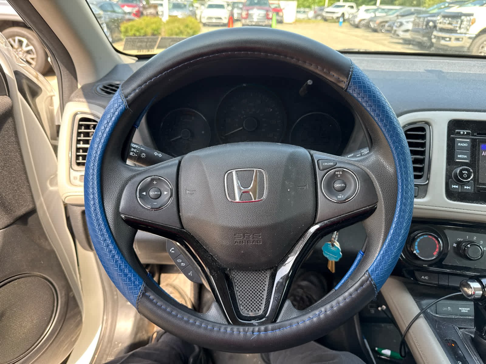 Used 2021  Honda LX image 6