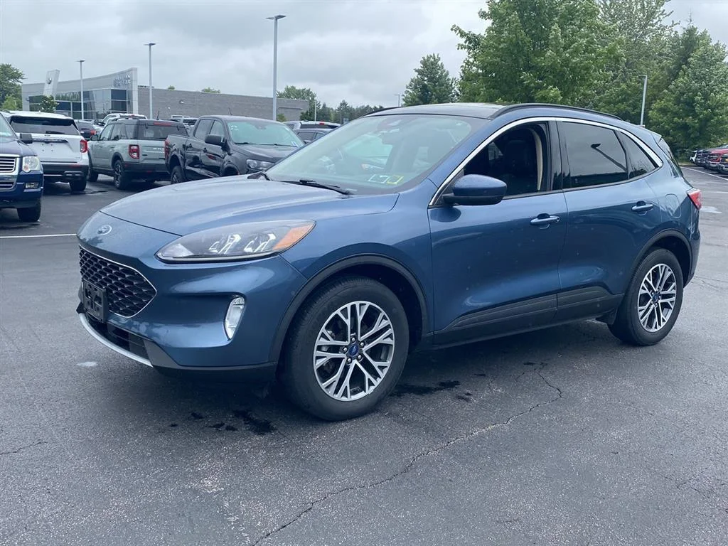 Used 2020 Blue Ford SEL image 7