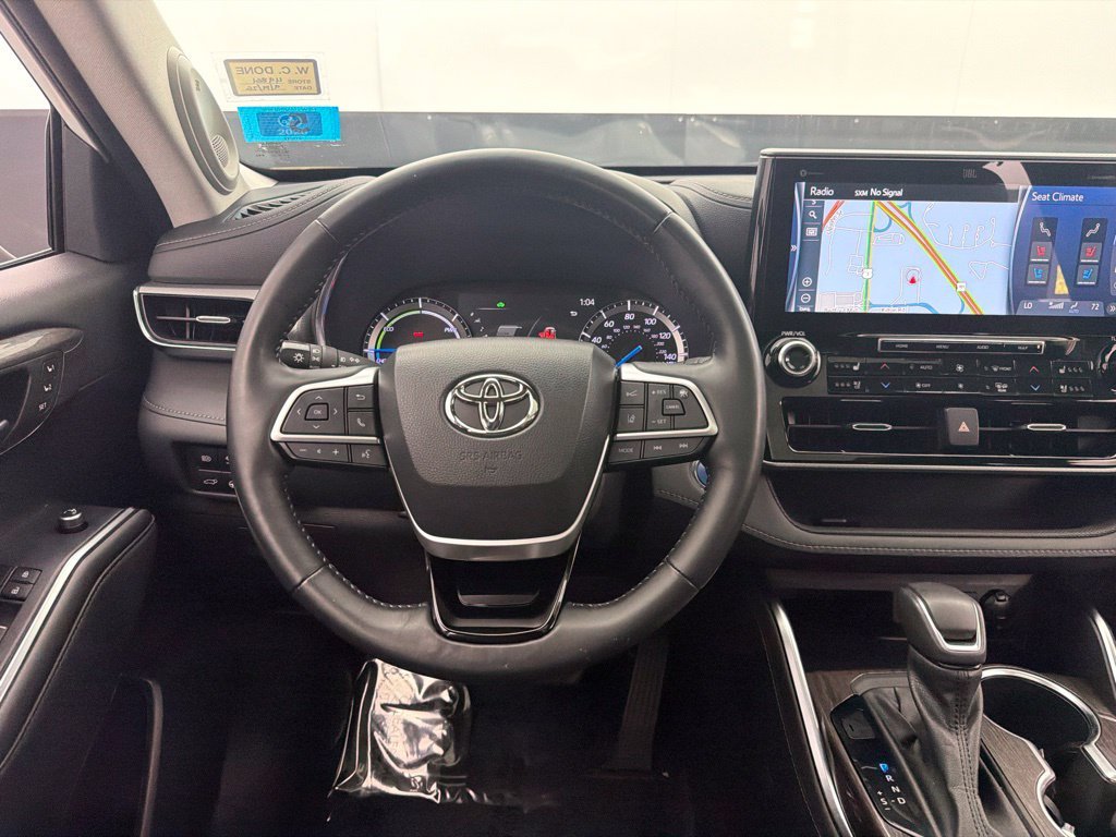 Used 2022 Beige Toyota Platinum image 8
