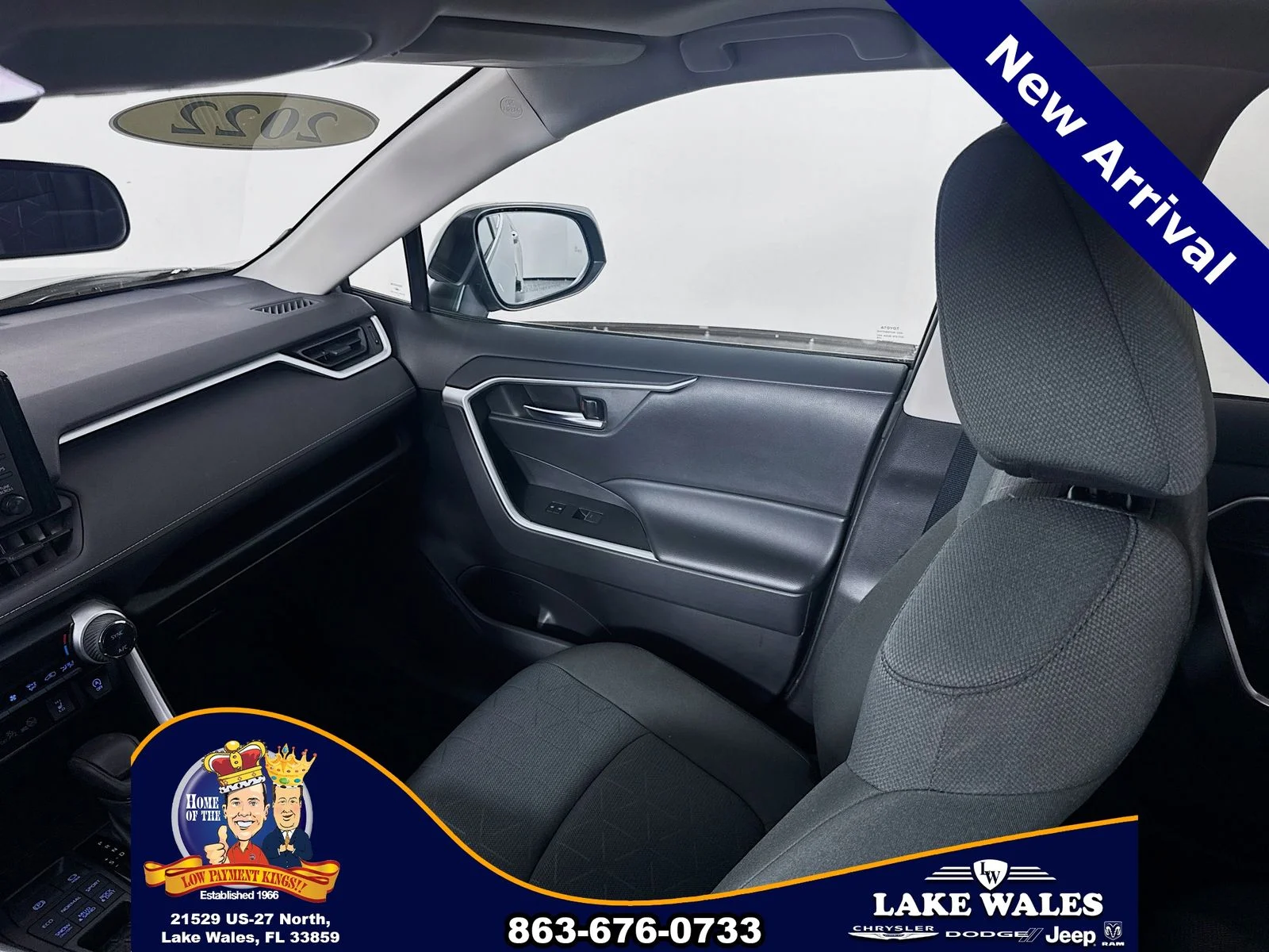 Certified Used 2022  Toyota XLE image 22
