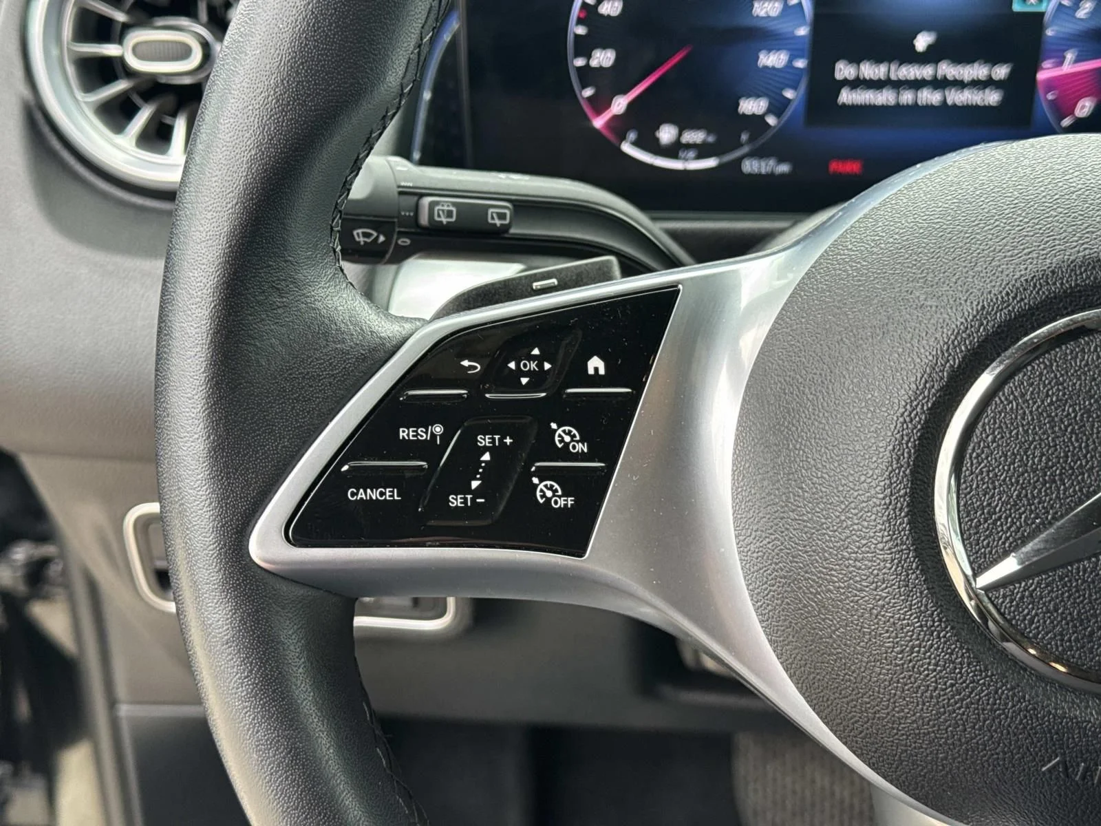 Certified Used 2025 Black Mercedes-Benz GLB 250 image 22