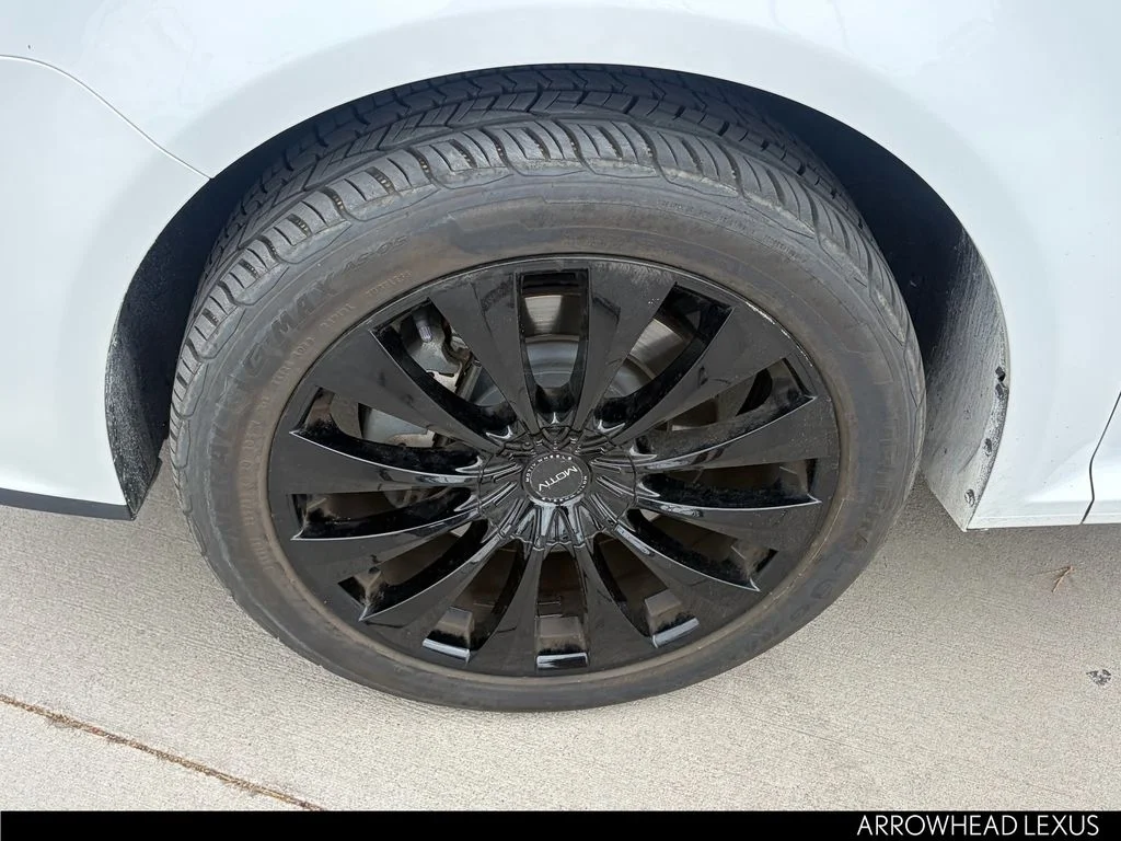 Used 2019 White Ford SEL image 10