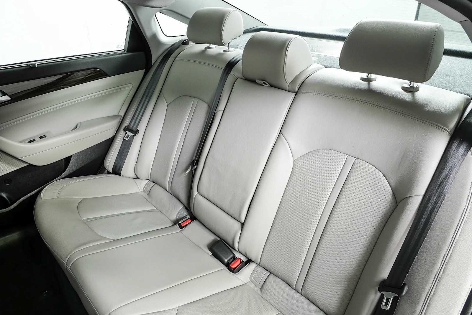 Used 2017 Symphony Silver Hyundai Limited image 17
