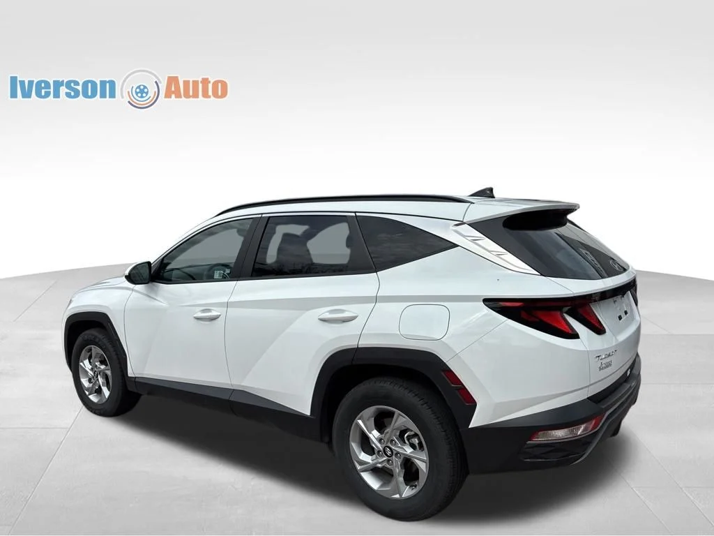 Used 2024 White Hyundai SEL image 8