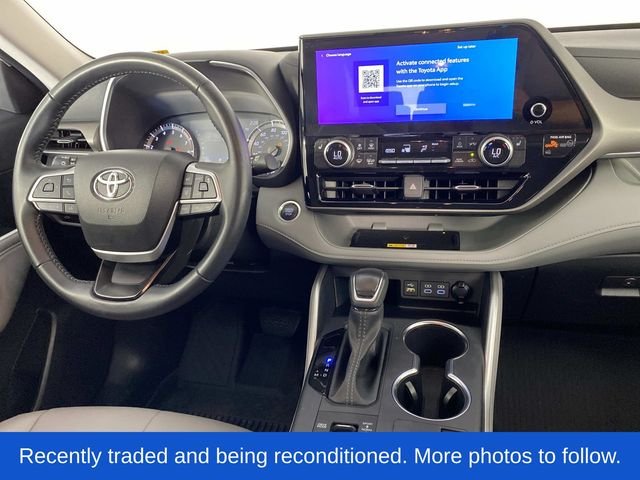 Used 2025 Beige Toyota XLE image 16