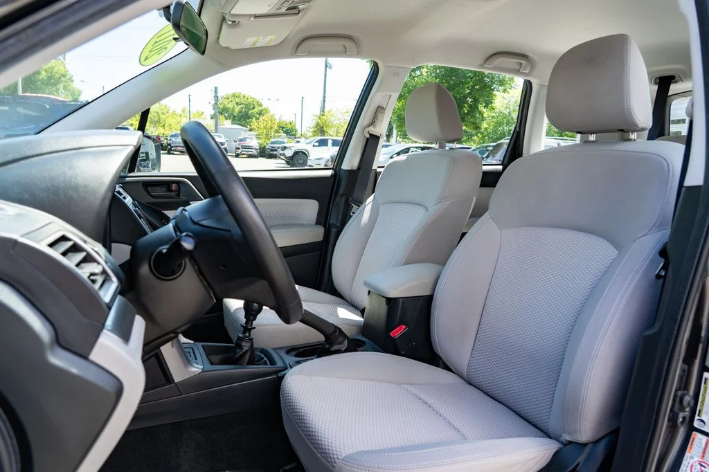 Used 2017 Gray Subaru 2.5i image 20