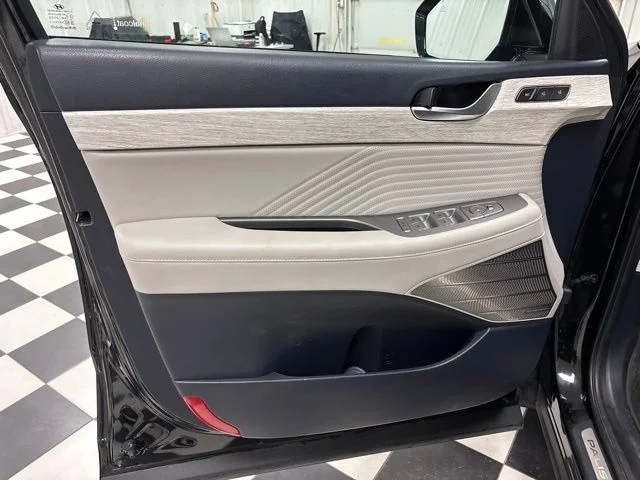 Used 2023 Black Hyundai Calligraphy image 11