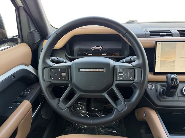 Certified Used 2025 Fuji White Land Rover S image 13