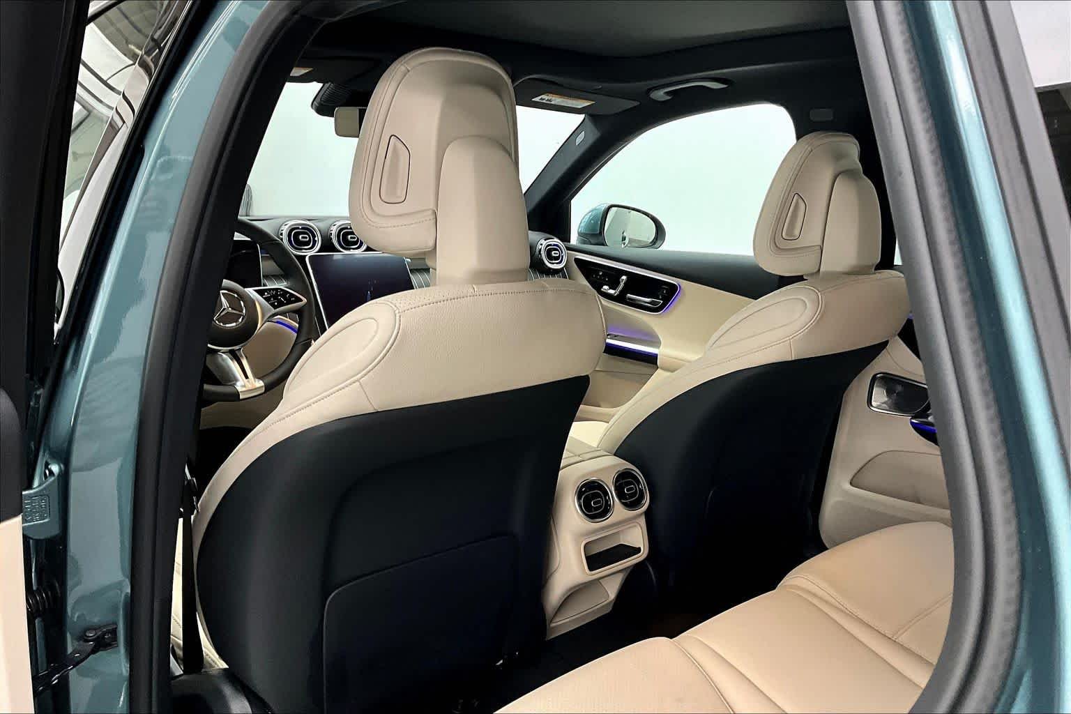 New 2026 Verde Silver Metallic Mercedes-Benz GLC 300 image 12