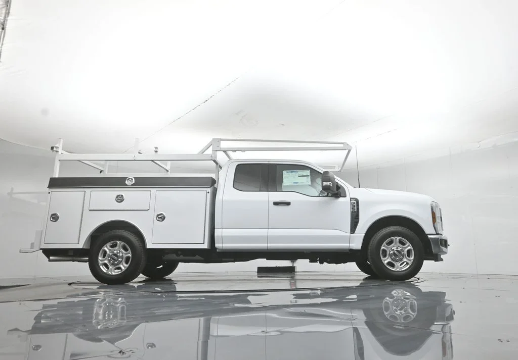 New 2026 Oxford White Ford XLT image 53