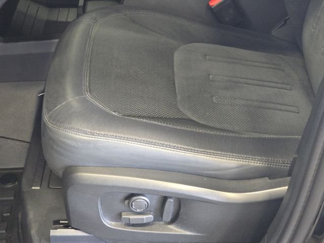 Used 2022 Black Land Rover  image 30