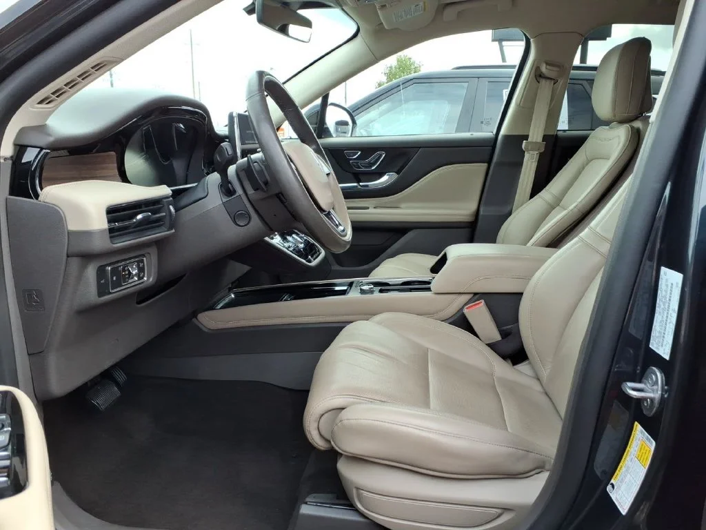 Used 2020 Blue Lincoln Reserve image 26