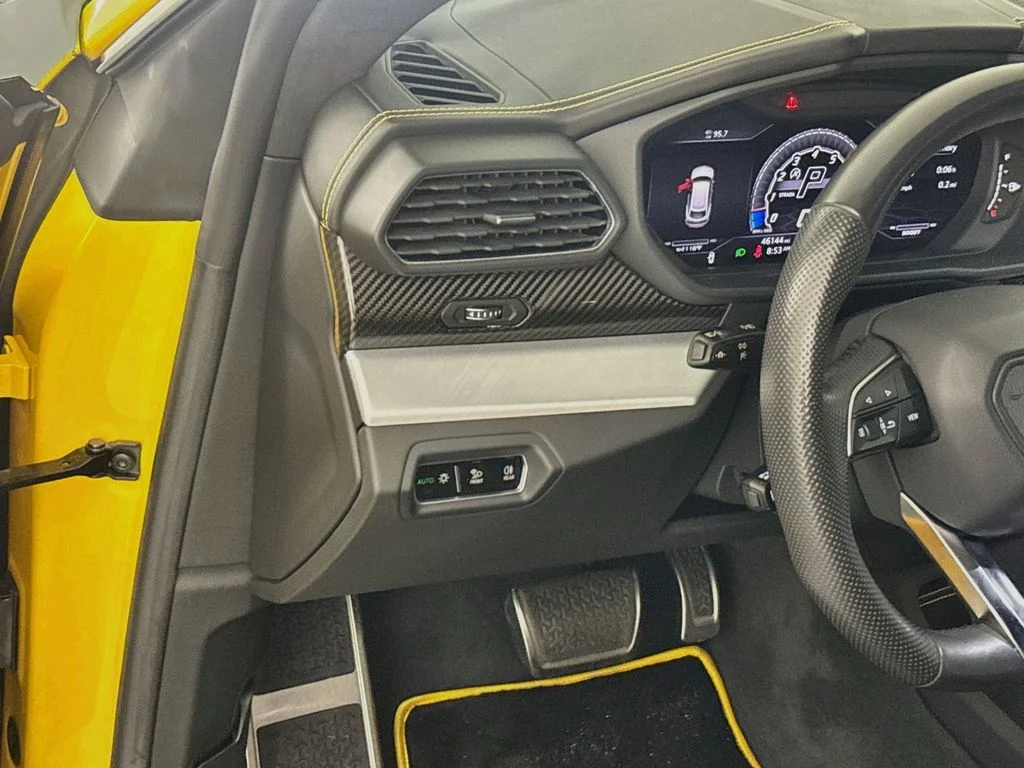 Used 2020 Gialllo Auge Lamborghini  image 10