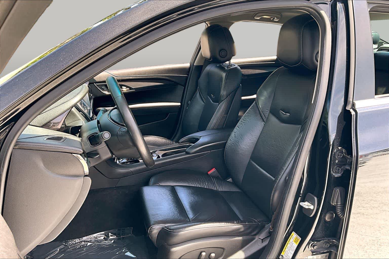 Used 2013 Black Diamond Tricoat Cadillac  image 8