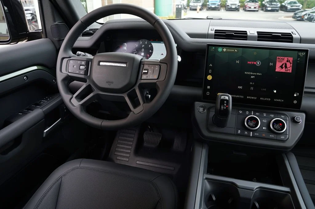 New 2026 Woolstone Green Land Rover S image 15