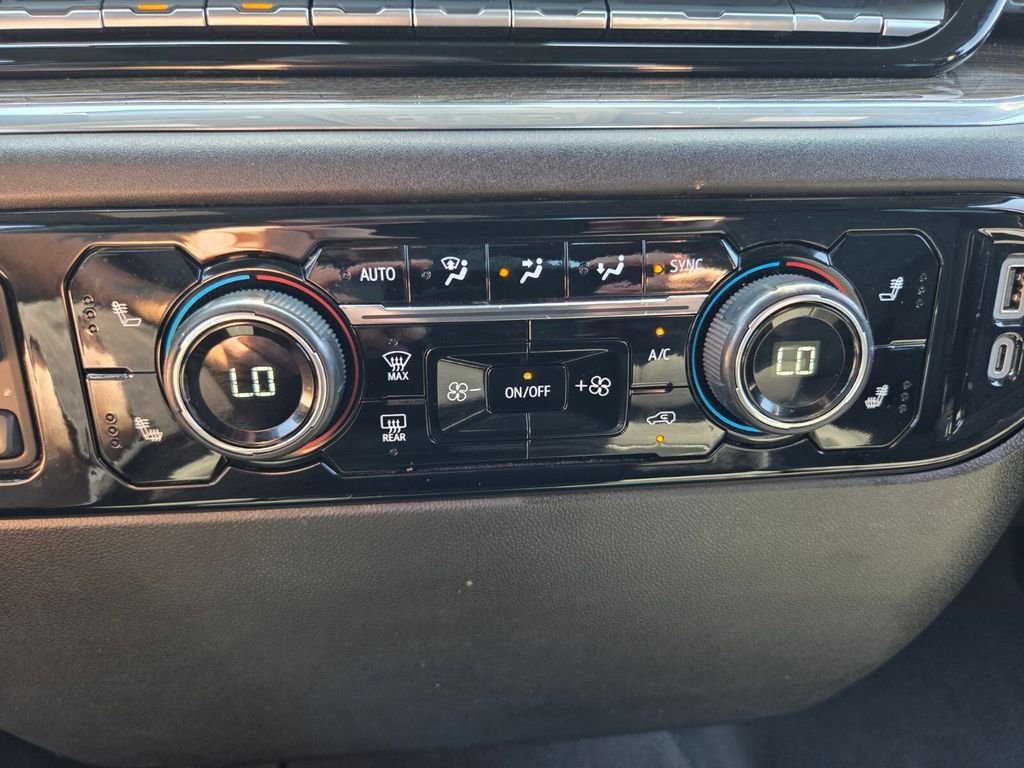 Used 2025 White Chevrolet LT image 25