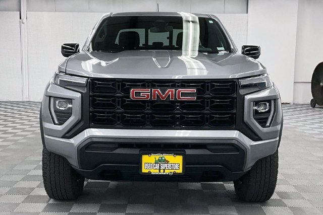 Used 2025 Sterling Metallic GMC Elevation image 4