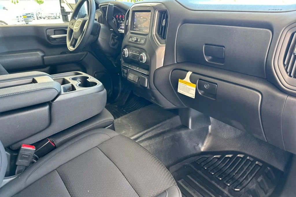 2025 GMC Sierra 3500HD Pro - Photo 13