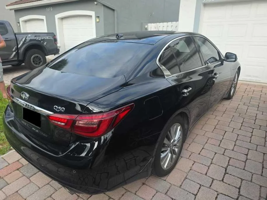 Certified Used 2023 Black Obsidian INFINITI LUXE image 4
