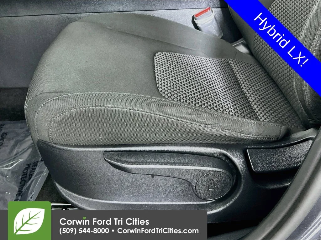 Used 2024 Gravity Gray Kia LX image 21