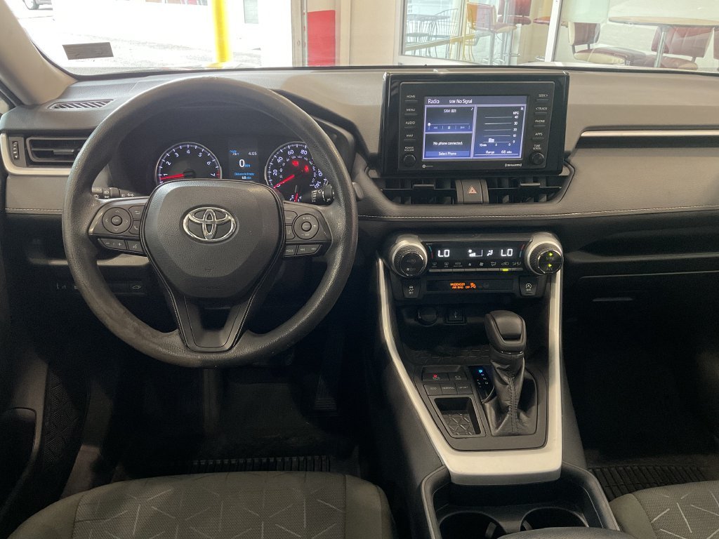 Used 2021 White Toyota XLE image 34