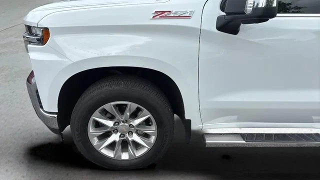Used 2020 SUMMIT WHITE Chevrolet LTZ image 34