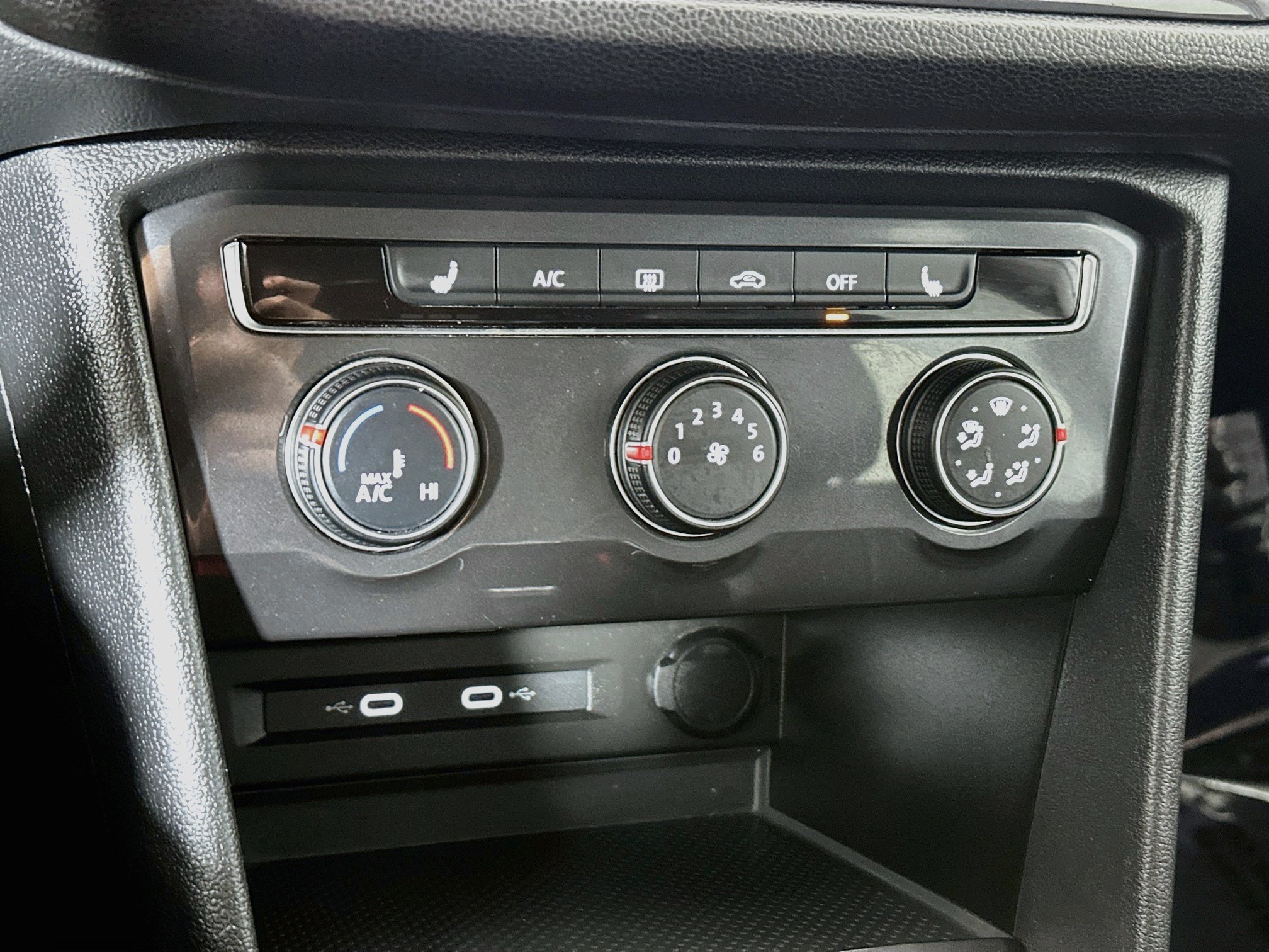 Used 2024 White Volkswagen Wolfsburg Edition image 16