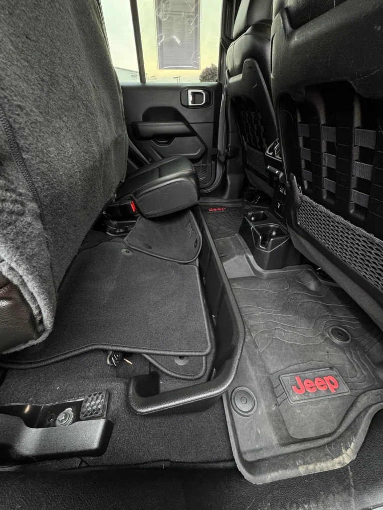 Used 2021 Sting-Gray Clearcoat Jeep Rubicon image 40
