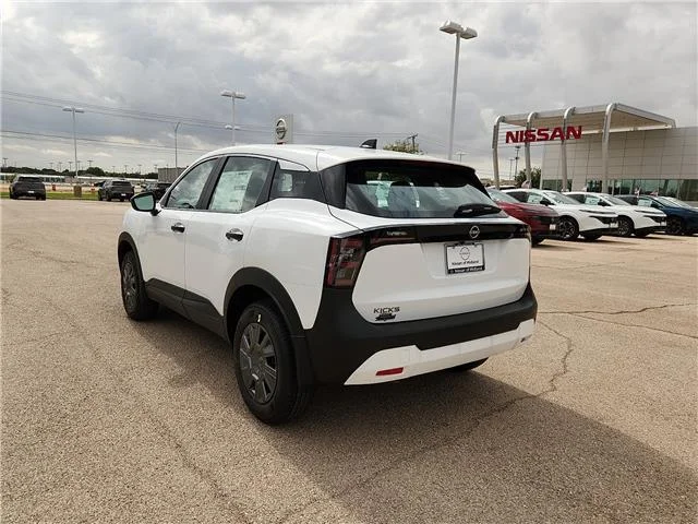 New 2027 QM1 Fresh Powd Nissan S Front-Wheel Drive image 2