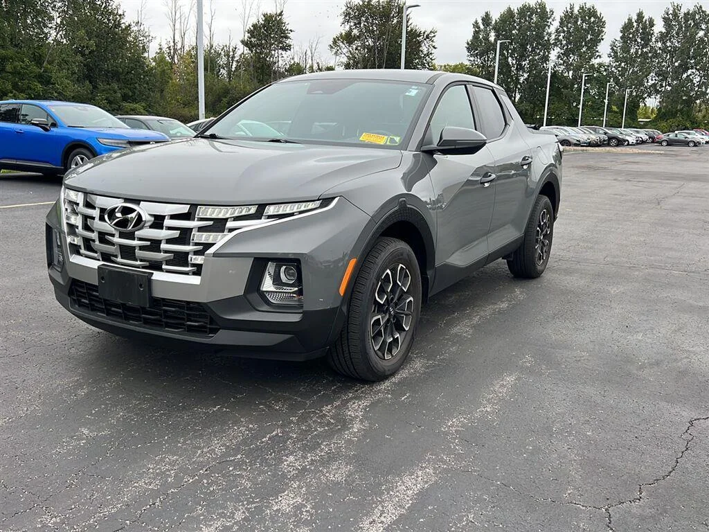 Used 2023 Hampton Gray Hyundai SEL image 10