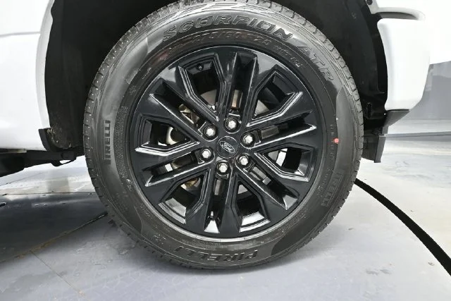 Used 2019 White Ford XL image 11