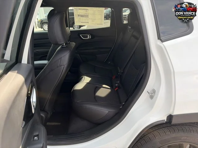New 2026 White Jeep Latitude image 23