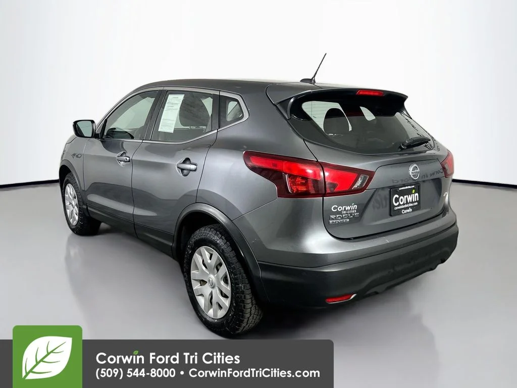 Used 2019 Brilliant Silver Metallic Nissan S image 11