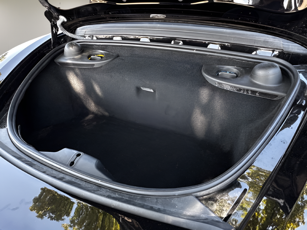 Used 2017  Porsche Base image 22