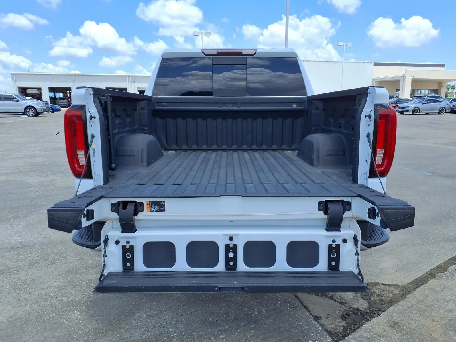 Used 2019 White GMC SLT image 5