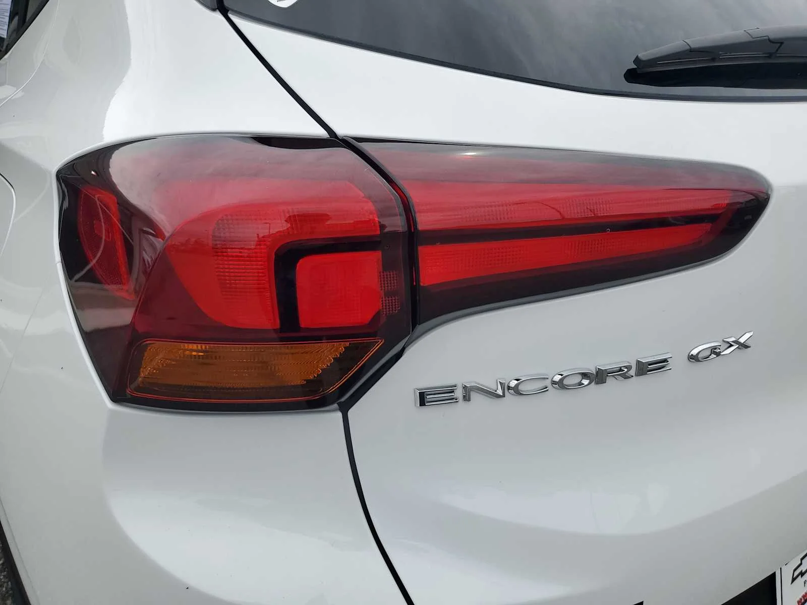 Used 2023 SUMMIT WHITE Buick Preferred image 4